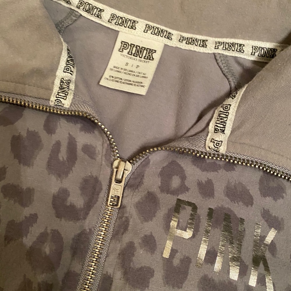 Pull Over Sweatshirt - image 3